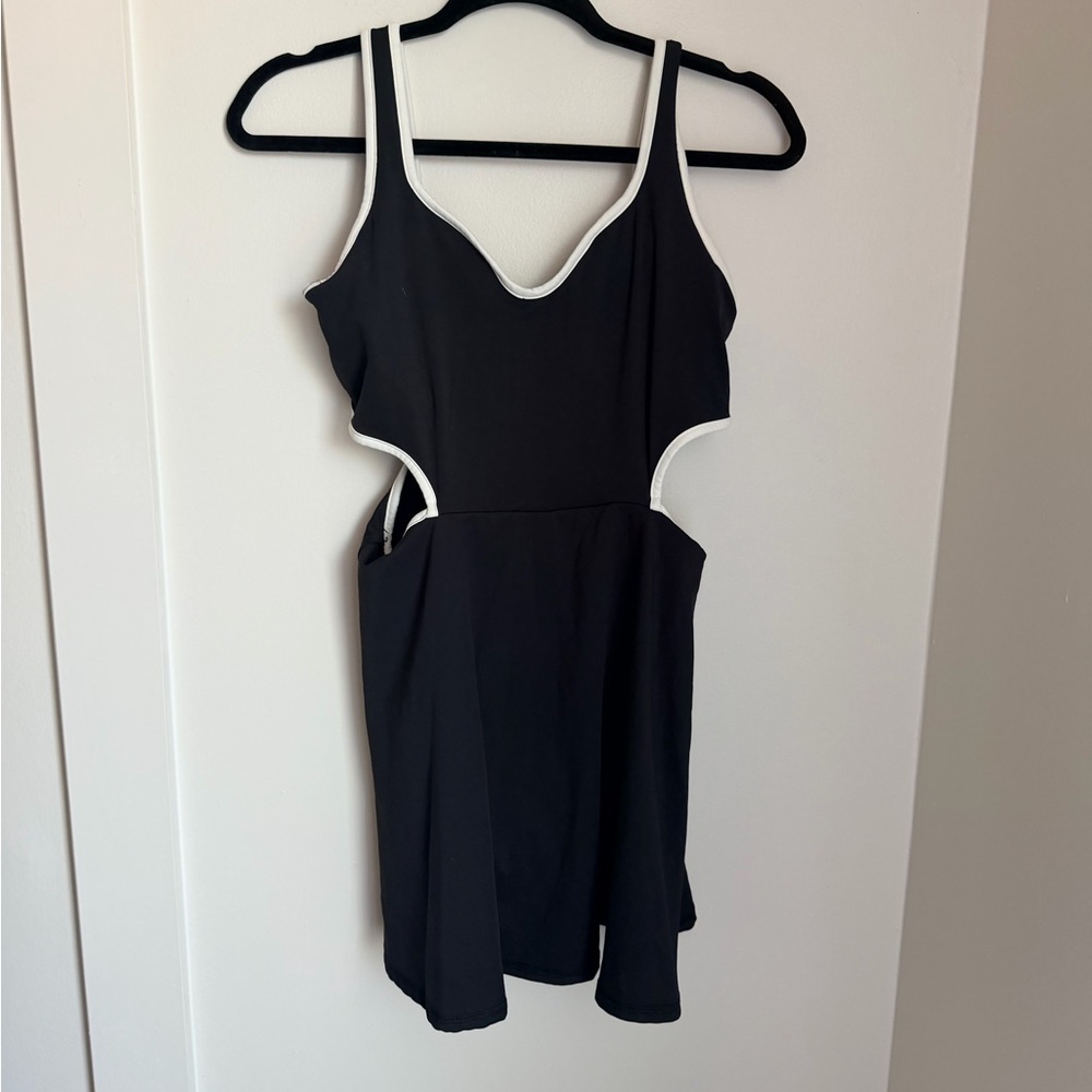 Oldnavy active dress with built in shorts Cutout White Trim